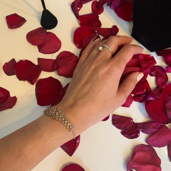 Multiple items. Earrings and bracelets. - Picture 9 of 11